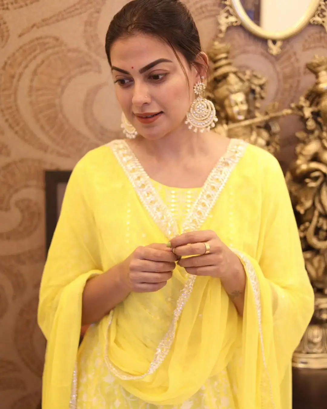 ANUSREE NAIR IN SOUTH INDIAN TRADITIONAL YELLOW GOWN